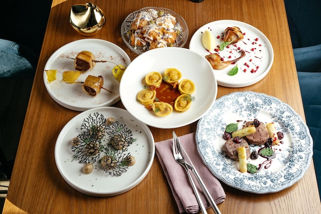 farfurii cu preparate variate